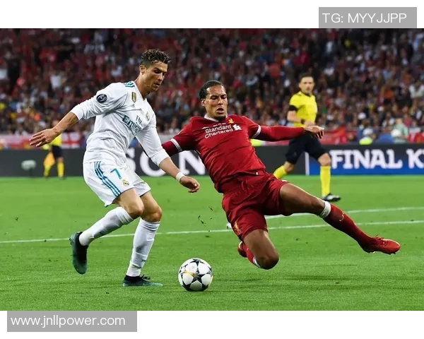 足球明星原声后卫的真实身份揭秘与职业生涯回顾